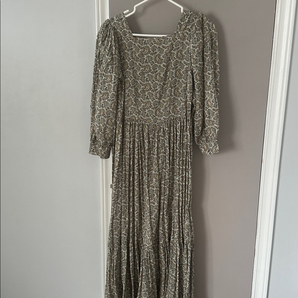 Doen Floral Puff Sleeve Dress in excellent condition